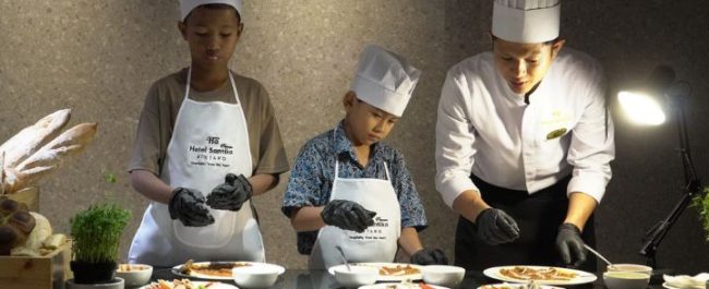 Anak-anak SOS Children's Villages saat mengikuti kegiatan edukasi profesi perhotelan dalam program CSR Santika Indonesia Hotels & Resorts