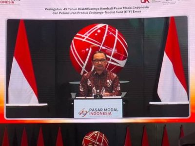 Wakil Menteri Keuangan Juda Agung memberikan sambutan pada Peringatan HUT ke-49 Pasar Modal Indonesia di Bursa Efek Indonesia Jakarta