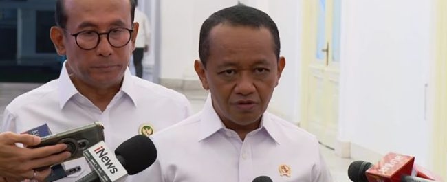Sidang Paripurna DEN pastikan stok BBM nasional aman di kisaran 18-20 hari. Pemerintah dorong swasembada lewat B50 dan imbau subsidi tepat sasaran.
