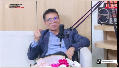 Hussain Shahz Diman saat menceritakan perjalanan hidupnya dalam program Bangkit dari Keterpurukan di studio Heartline FM