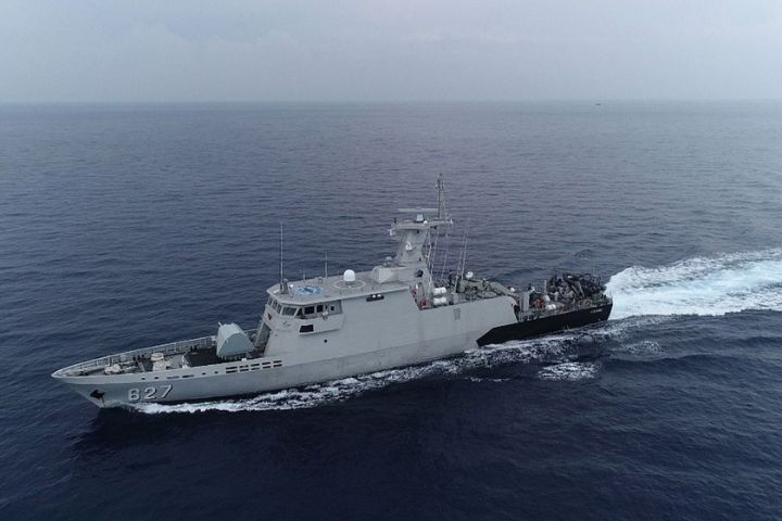 Kapal TNI Angkatan Laut dalam pencarian lima jurnalis yang hilang di selat Sunda