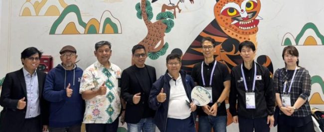 Para kontingen talenta vokasi Indonesia saat merayakan prestasi di WorldSkills Competition Shanghai 2026