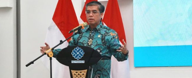 Menaker Yassierli memberikan arahan terkait kesiapan tenaga kerja green jobs dan vokasi hijau di BBPVP Bandung