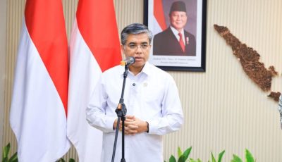 Penandatanganan SKB integrasi sistem pelayanan TKA berbasis OSS oleh Mennaker, Menteri Investasi/BKPM, dan Menteri Imipas