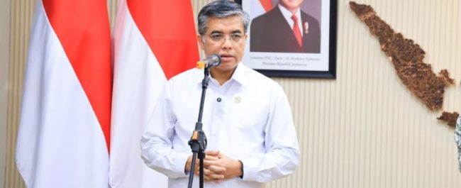 Penandatanganan SKB integrasi sistem pelayanan TKA berbasis OSS oleh Mennaker, Menteri Investasi/BKPM, dan Menteri Imipas