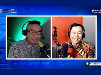 Pastor Jonathan Prawira saat siaran program rohani Firman dalam Pujian membahas makna tahta harta cinta dan talenta