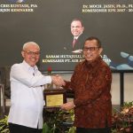 Sekjen Kemnaker Cris Kuntadi memaparkan materi peran AI dan validasi auditor internal pada Seminar Nasional Internal Audit 2026 di Yogyakarta