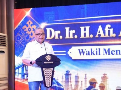 Wamenaker Afriansyah Noor memberikan sambutan terkait kategori teknisi ponsel dalam ajang Inaskill 2026 di Kemnaker