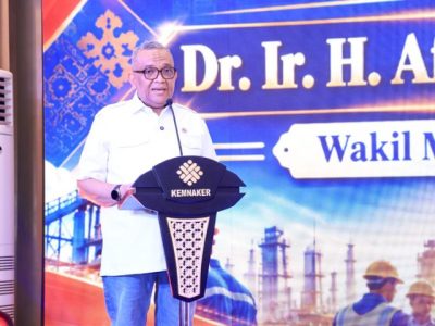 Wamenaker Afriansyah Noor memberikan sambutan terkait kategori teknisi ponsel dalam ajang Inaskill 2026 di Kemnaker