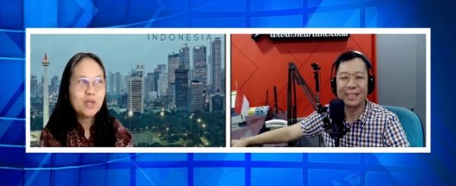 Ani Wijaya memaparkan metode BIMBING mendampingi anak mandiri dalam Parenting with Heart di Radio Tangerang Heartline FM