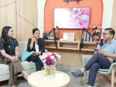 Daniela Alvaretha Angelia memaparkan pentingnya bijak bermedia sosial lewat kampanye LOOPY di program Sketsa Keluarga Indonesia Heartline FM