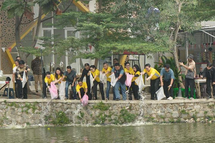Keseruan perayaan 32 tahun ARYADUTA Lippo Village Country Club