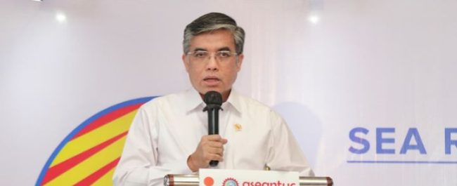 Menaker Yassierli menghadiri workshop regional AseanTUC membahas pelindungan pekerja Asia Tenggara liputan Radio Tangerang Heartline FM