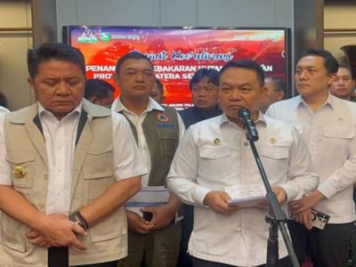 Menko Polkam Dudung Abdurachman memberikan keterangan terkait rapat penanganan karhutla bersama Presiden Prabowo di Istana Kepresidenan