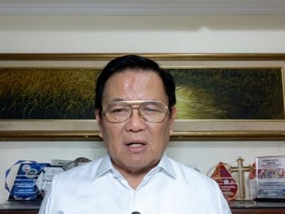Pendeta Tommy O. Lengkong membahas karakter pemimpin menentukan masa depan dalam program Let Us Reason Together Radio Tangerang Heartline FM