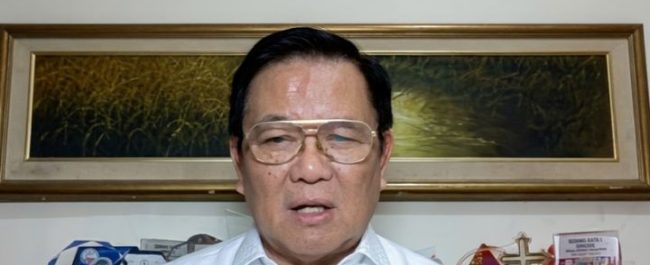Pendeta Tommy O. Lengkong membahas karakter pemimpin menentukan masa depan dalam program Let Us Reason Together Radio Tangerang Heartline FM
