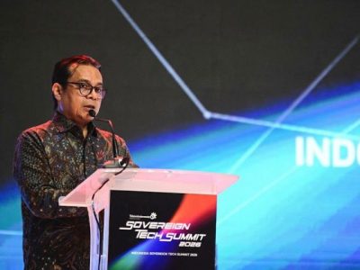 Wamenkomdigi Nezar Patria memaparkan agenda kedaulatan digital dalam Sovereign Tech Summit Bali Tech Week 2026 Radio Tangerang Heartline FM
