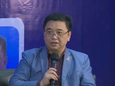Yusak Novanto dosen Psikologi UPH memaparkan pentingnya kesehatan mental remaja dan dukungan keluarga di Radio Tangerang Heartline FM