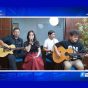 Personel Intimacy Worship Community saat membawakan lagu rohani dan menceritakan proses album One Character dalam program Cemilan Sore di Heartline Center